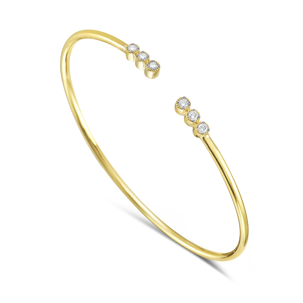14KY bangle bracelet with diamonds 0.25ct tw 5.5