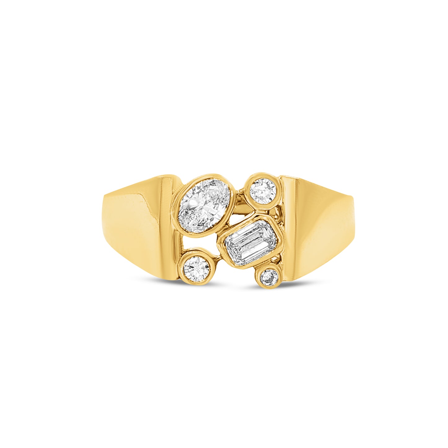 14k ring with 3 round diamonds 0.13ct, 1 emerald cut 0.20ct & 1 oval 0.25ct t.w. 0.58ct