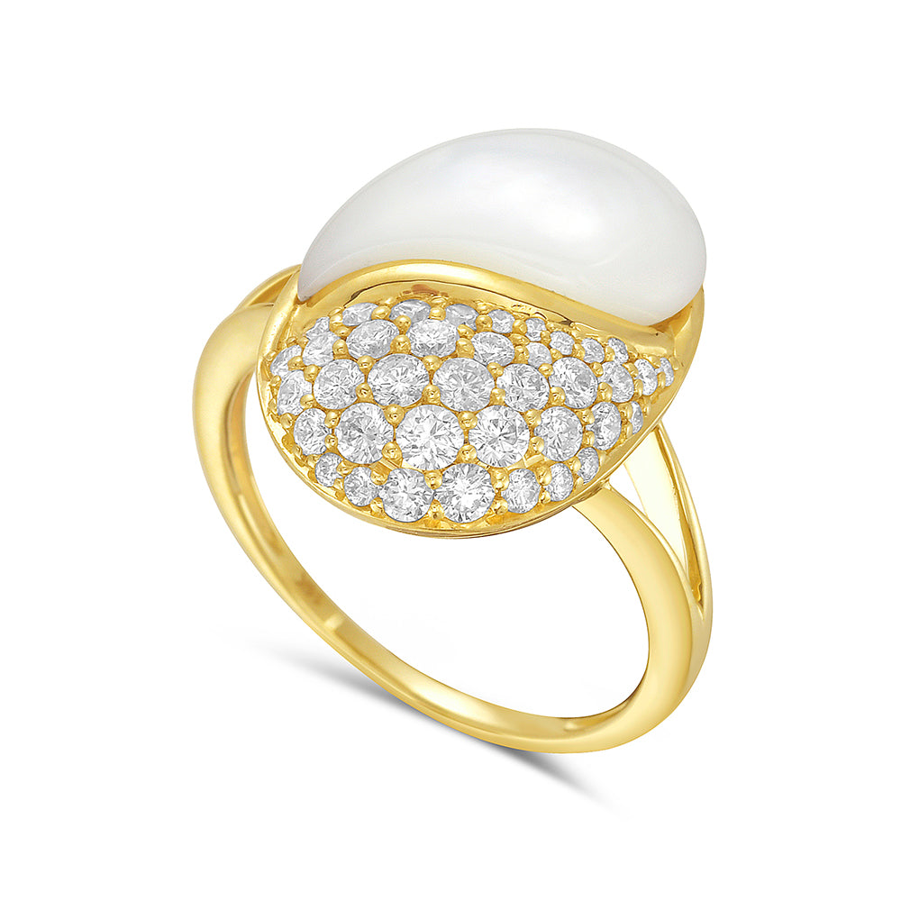 "Creme de la Creme" Ring in Mother of Pearl & Dimaonds in 14K Gold