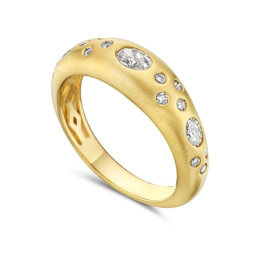 14K DOMED RING WITH 14 ROUND DIAMONDS 0.16CT & 3 OVAL DIAMONDS 0.36CT, T.W. 0.52CT