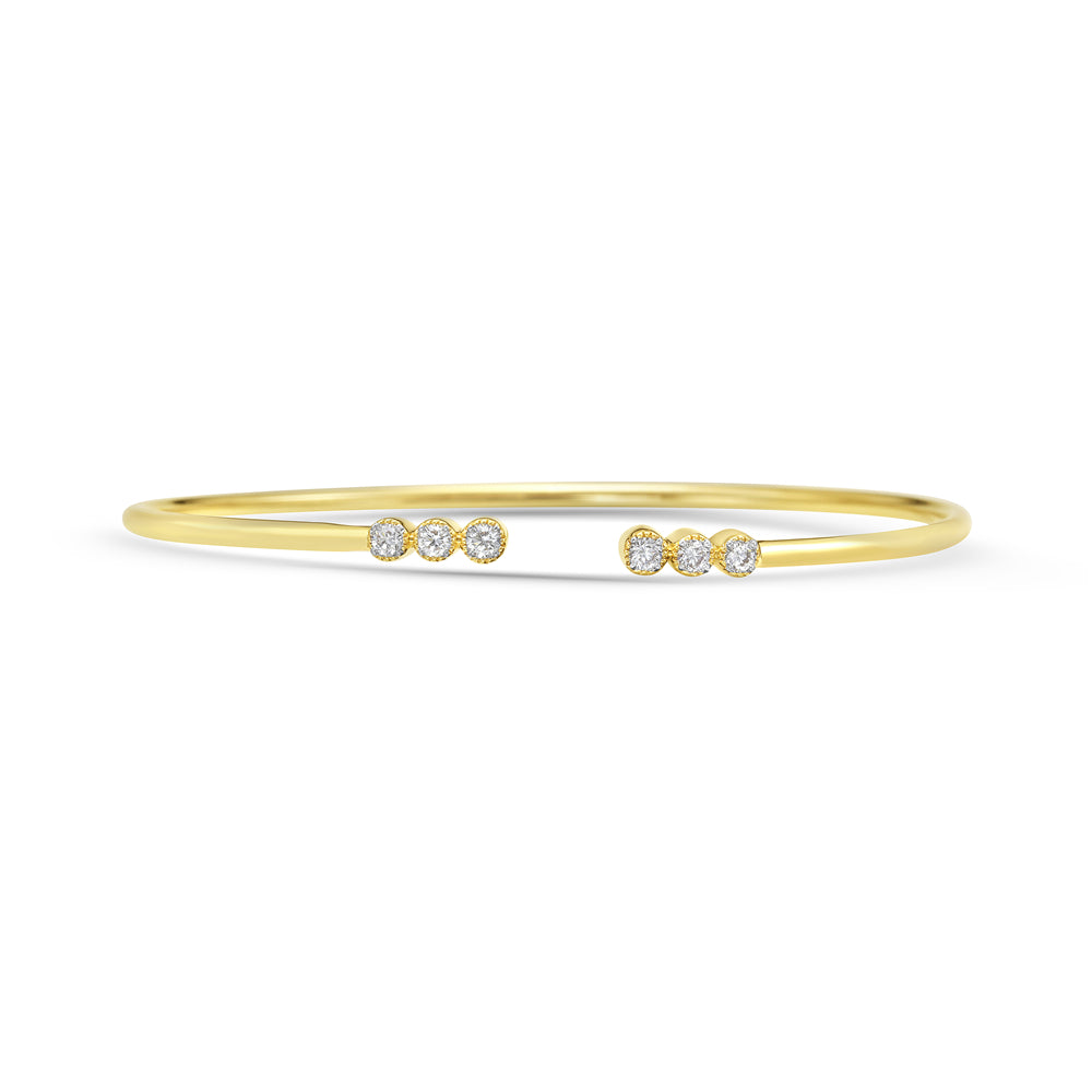 14KY bangle bracelet with diamonds 0.25ct tw 5.5