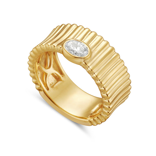 14k 8mm band with 1 oval diamond 0.32ct