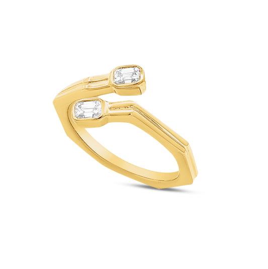 14k ring with 2 emerald cut diamonds 0.30ct