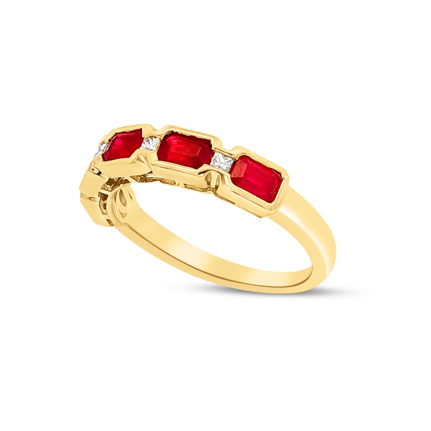 14k ring with 5 rubies 1.46ct & 4 princess cut diamonds 0.10ct