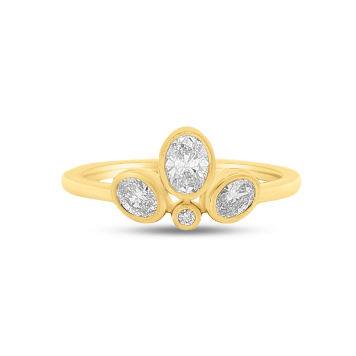 14 KW 21mm Ring with 2 oval diamonds 0.54ct and 1 round diamond 0.01ct totaling 0.55ct