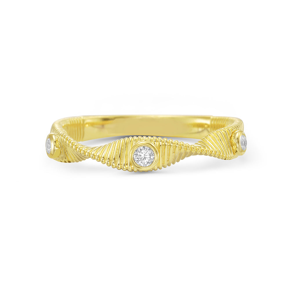 14KY ring with 3 round diamonds 0.08ct tw 5.5