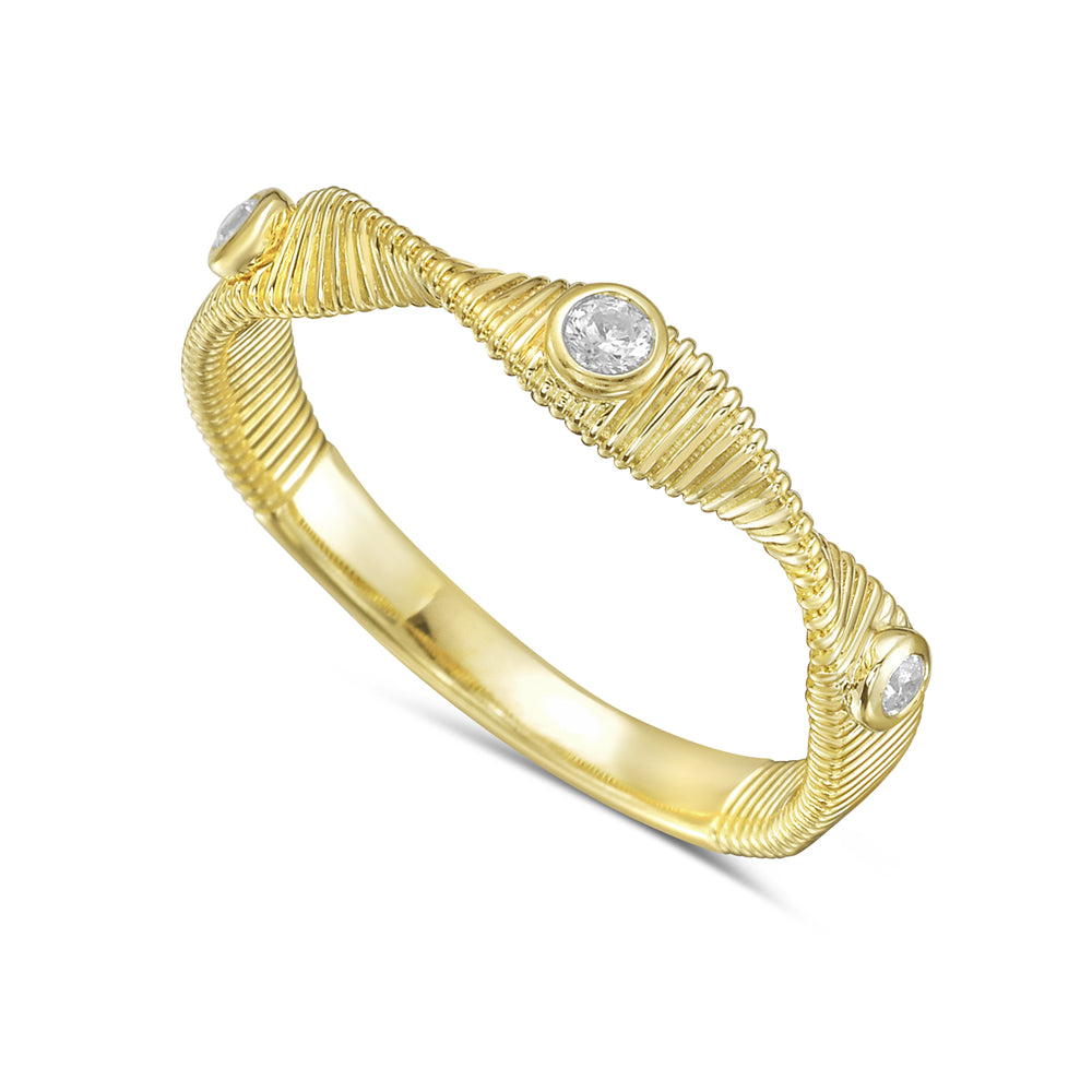 14KY ring with 3 round diamonds 0.08ct tw 5.5