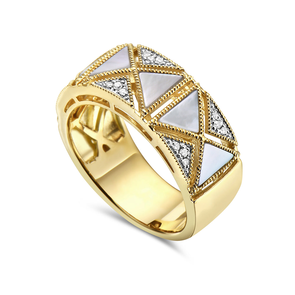 14K RING WITH 6 TRIANGLE SHAPED MOTHER OF PEARL AND 18 DIAMONDS 0.75CT