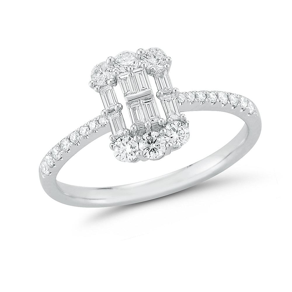 CLASSIC DESIGN ROUND & BAGUETTE DIAMOND RING 0.60CT